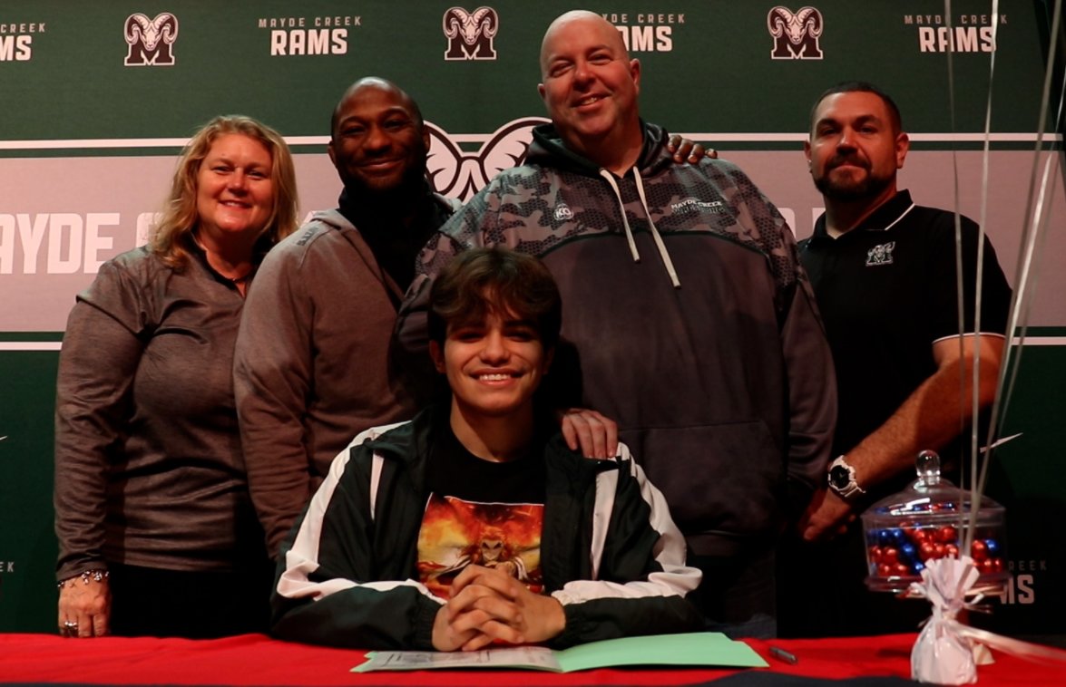 Nick Martinez signed to wrestle at Lyons College